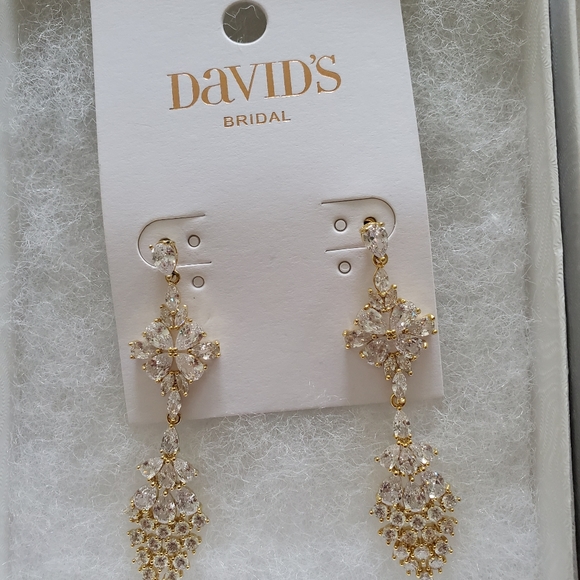 Earrings - Picture 2 of 6